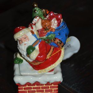 RARE CHRISTOPHER RADKO SANTA UP ON THE CHIMNEY CHRISTMAS SALT PEPPER SHAKER SET